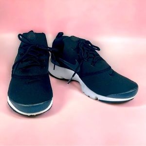 NIKE WOMANS BLACK RUNNING SNEAKERS Size 9